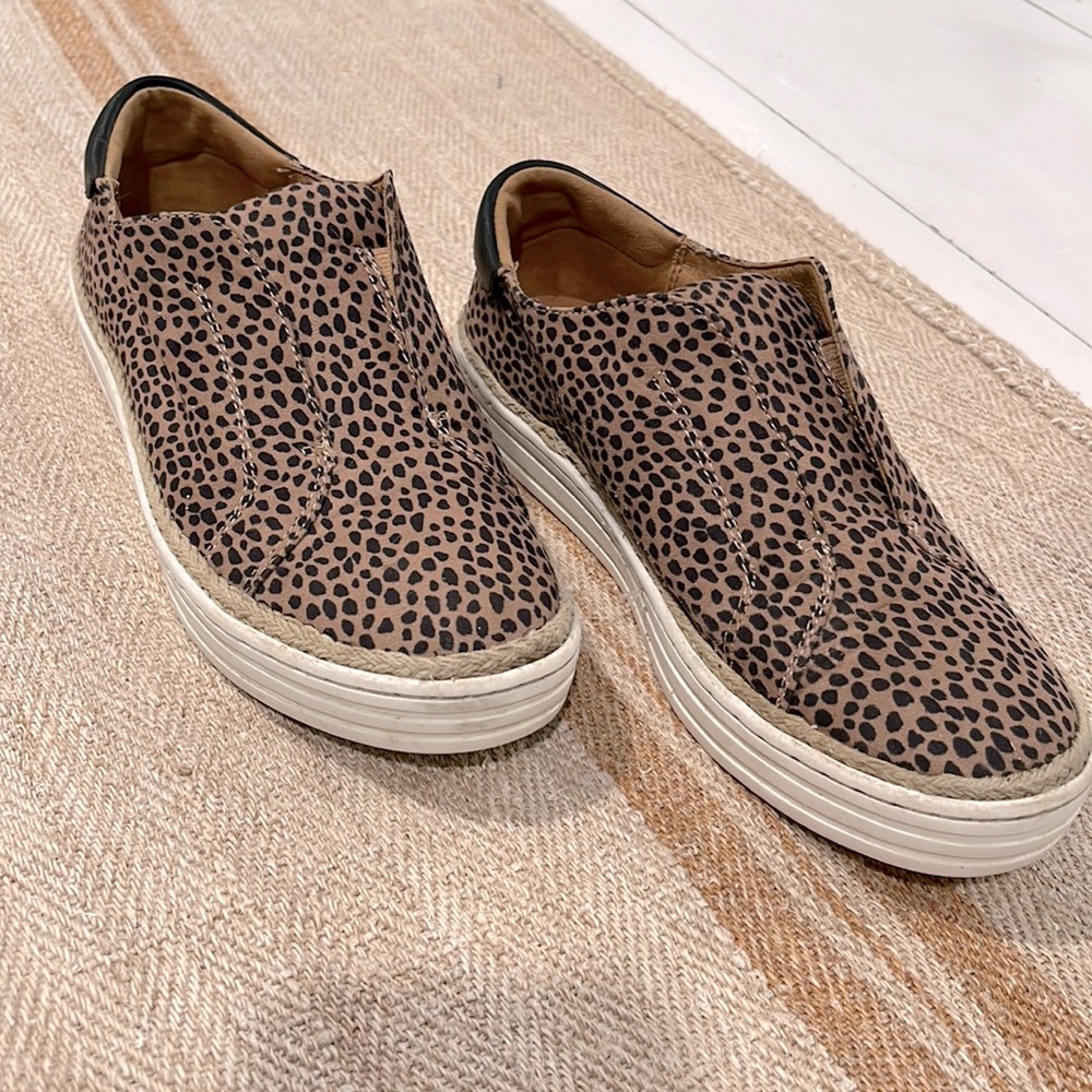 Leopard slip ons